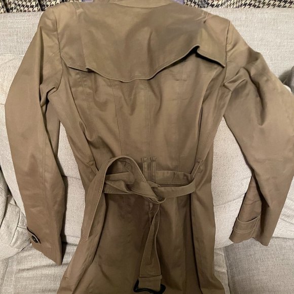 Burberry Trench Coat, Size 2 Women's - Picture 7 of 10